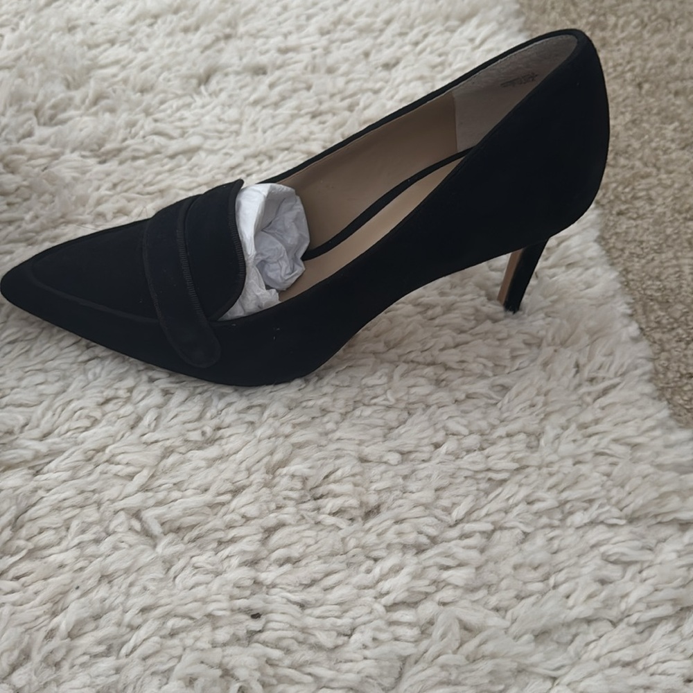 Anne Taylor stiletto suede pump